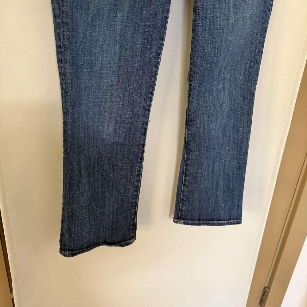 American Eagle Women's 6 Blue‎ Medium Wash Low Rise Artist Crop Stretch Jeans